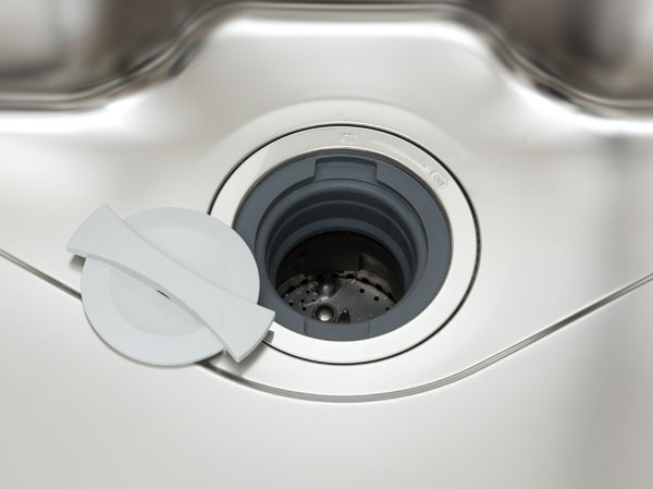 Kitchen.  [Garbage disposer] The garbage, This is a system that can be quickly crushed processing in the kitchen. Garbage that has been crushed by the disposer of each dwelling unit from then purified in wastewater treatment equipment dedicated, Since the drainage, It can also reduce the load on the environment.  ※ There is also a thing that can not be part of the process.