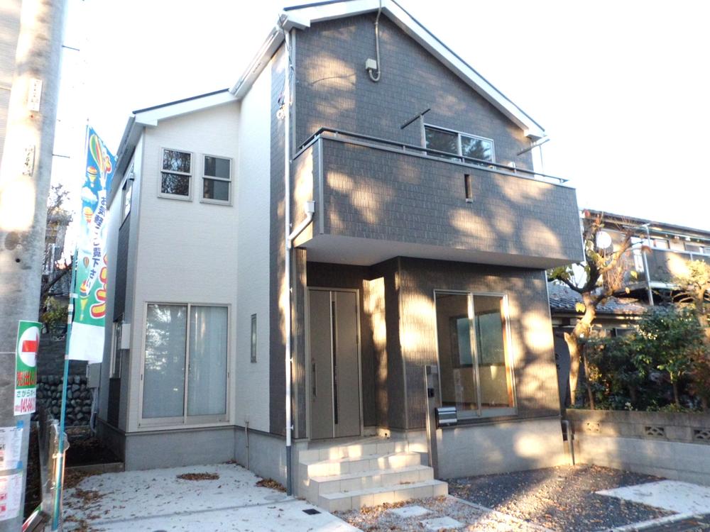 Local appearance photo. Local (11 May 2013) Shooting