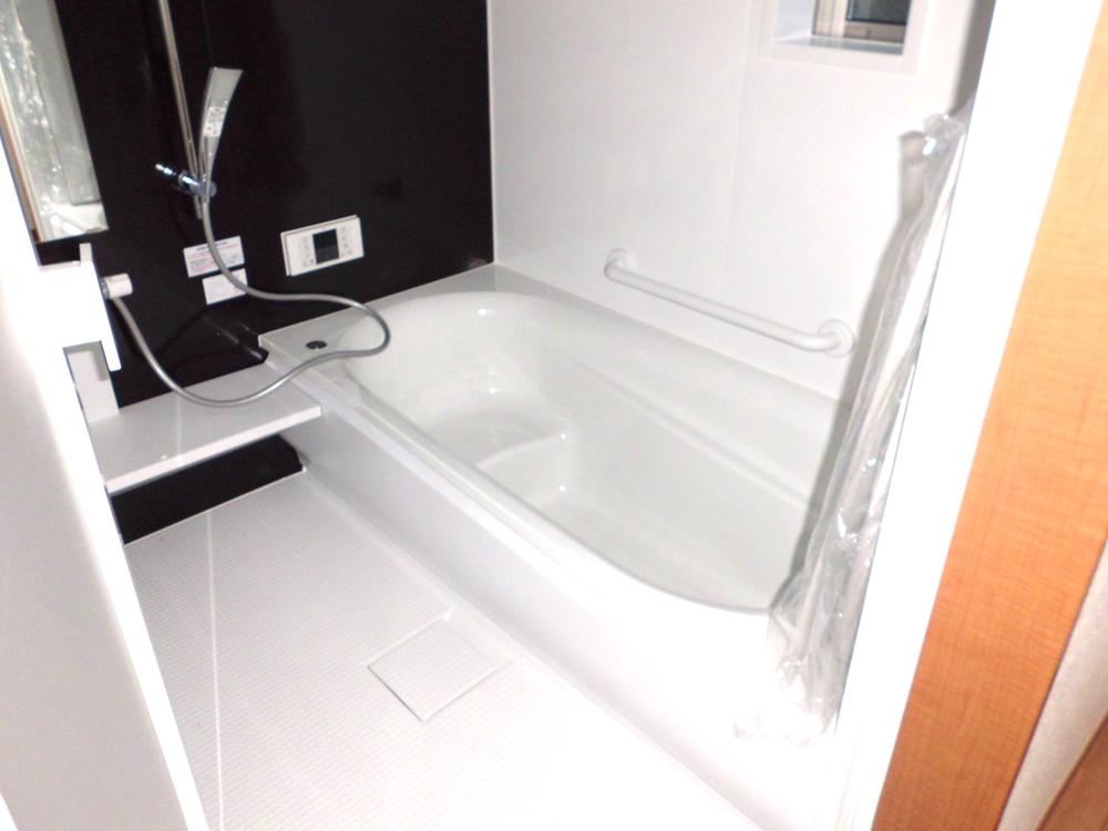 Bathroom. Indoor (11 May 2013) Shooting