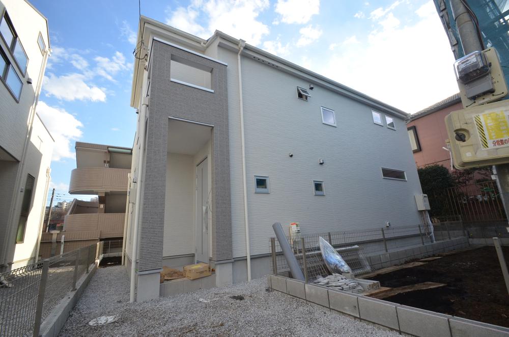 Local appearance photo. Local (12 May 2013) Shooting Building 2