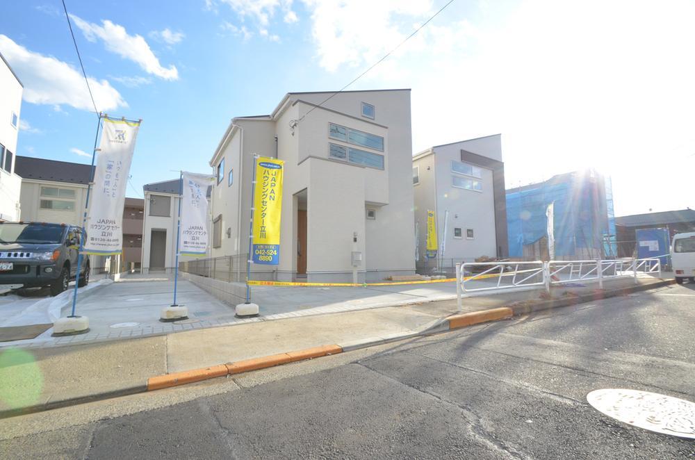 Local appearance photo. Local (12 May 2013) Shooting