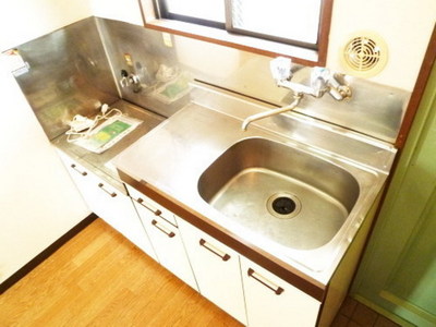 Kitchen. Pat dishes a gas stove can be installed