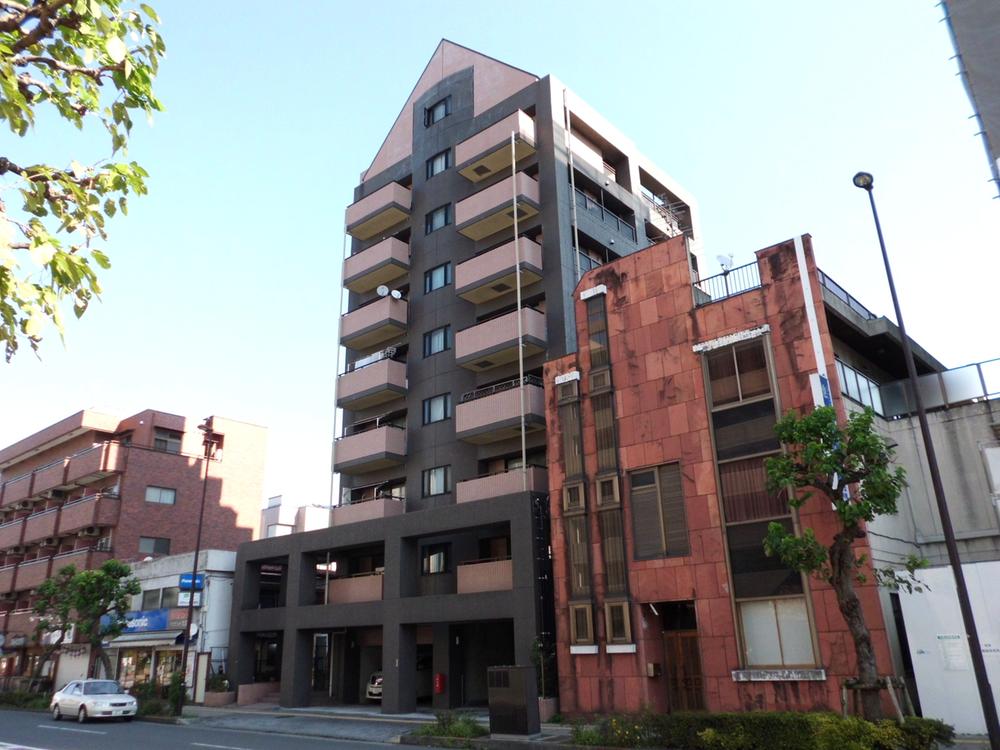 Local appearance photo. Local (11 May 2013) Shooting