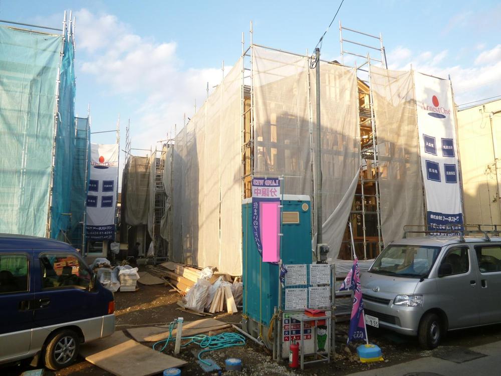 Local appearance photo. Local (11 May 2013) Shooting