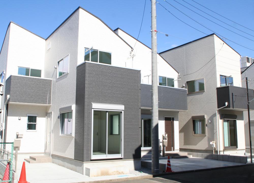 Local appearance photo. Local (11 May 2013) Shooting