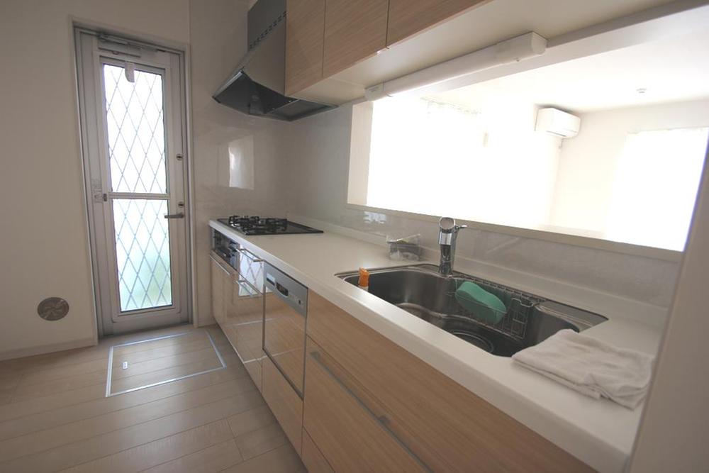 Kitchen. Indoor (09 May 2013) Shooting