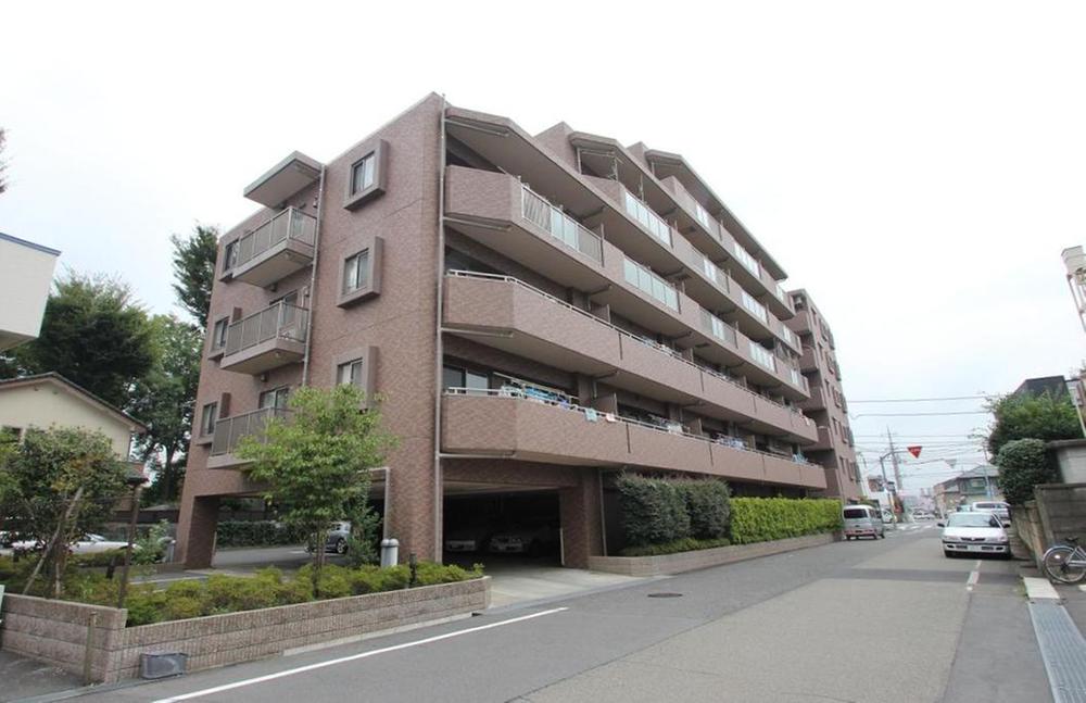 Local appearance photo. Local (09 May 2013) Shooting