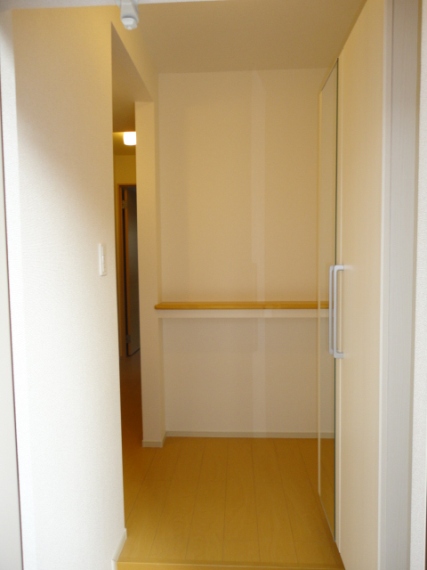 Entrance. Clean entrance will welcome.