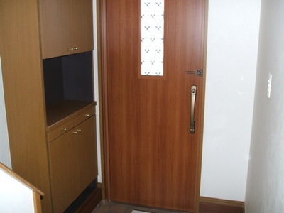 Entrance. Cupboard