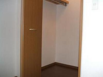 Receipt. Walk-in closet