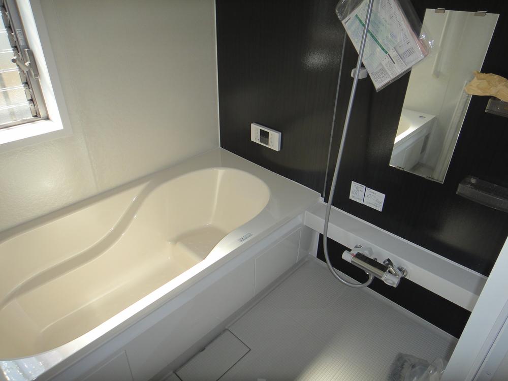 Same specifications photo (bathroom)