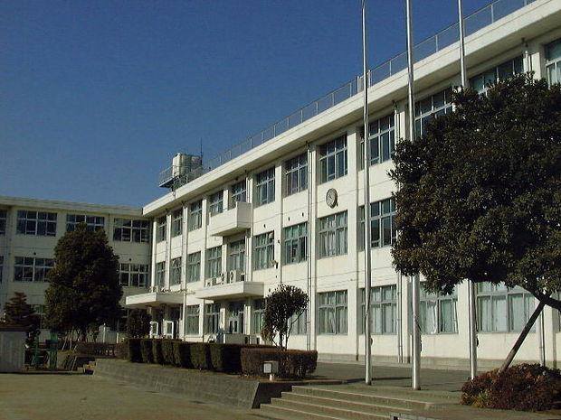 Junior high school. 829m up to junior high school Hachioji Tateishi River