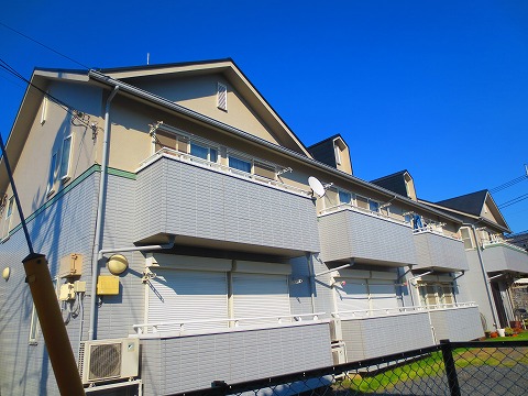 Building appearance. Complete photo