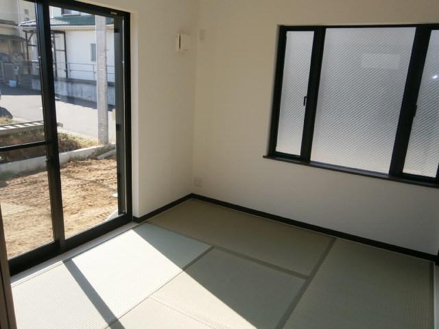 Non-living room. 6 Building