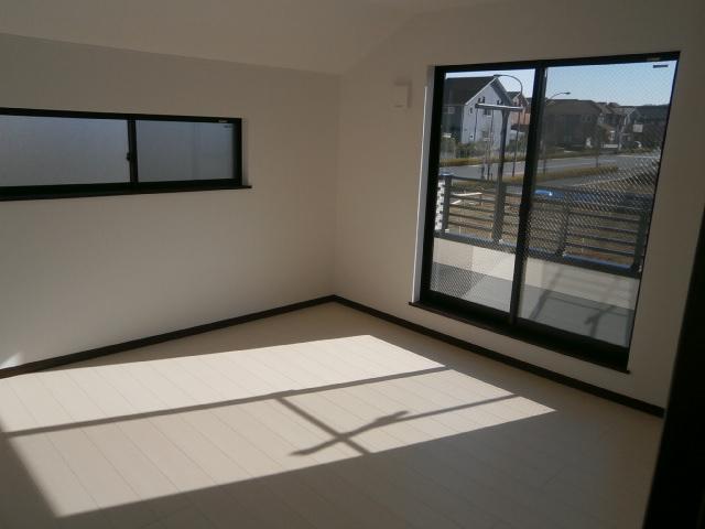 Non-living room. 6 Building