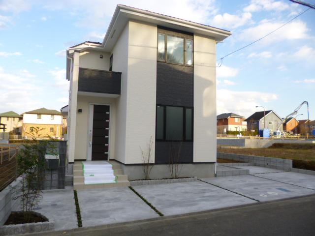 Local appearance photo. 6 Building