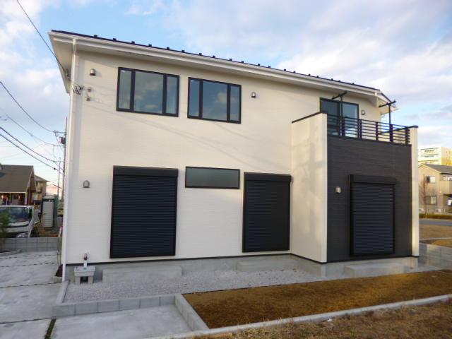 Local appearance photo. 6 Building