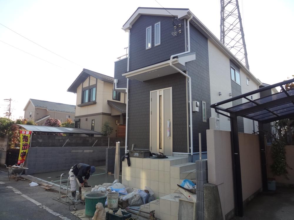 Local appearance photo. Local (12 May 2013) Shooting