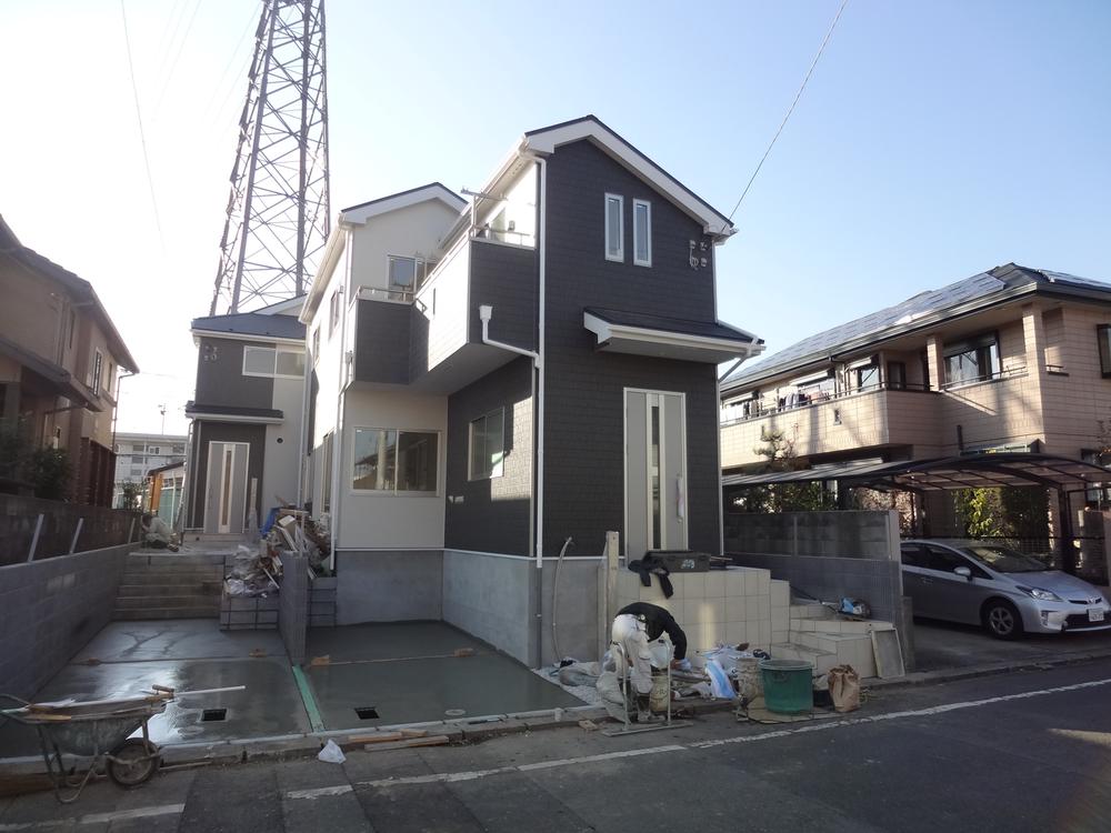 Local appearance photo. Local (12 May 2013) Shooting