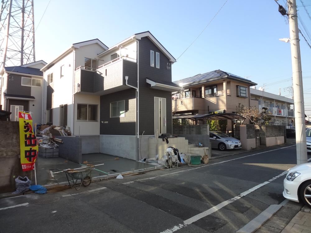 Local appearance photo. Local (12 May 2013) Shooting