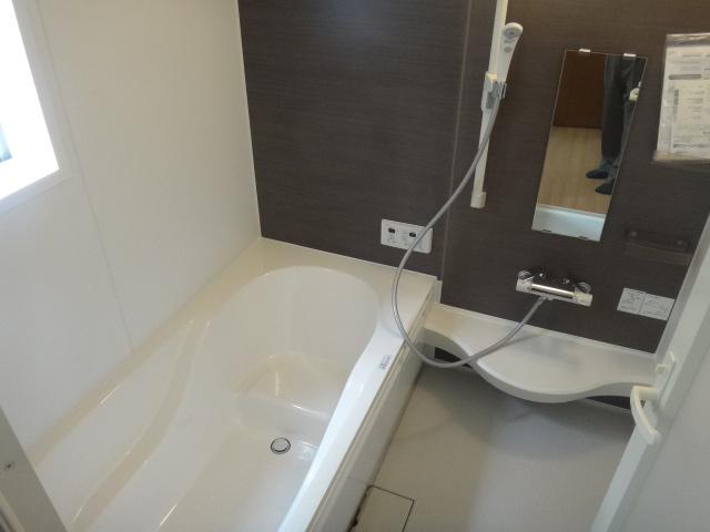 Same specifications photo (bathroom)
