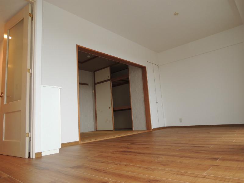 Living. All rooms have new interior renovated ☆