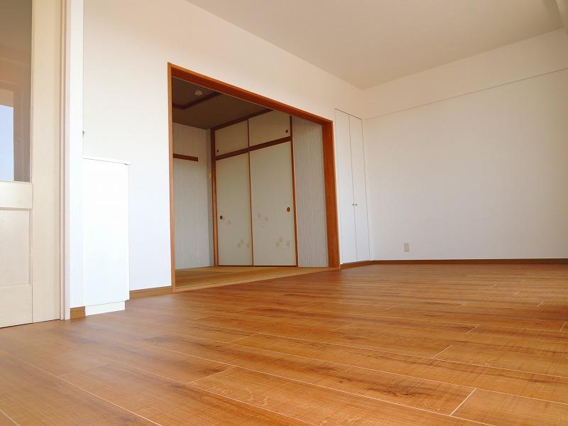 Local appearance photo. Sunshine is living pleasant