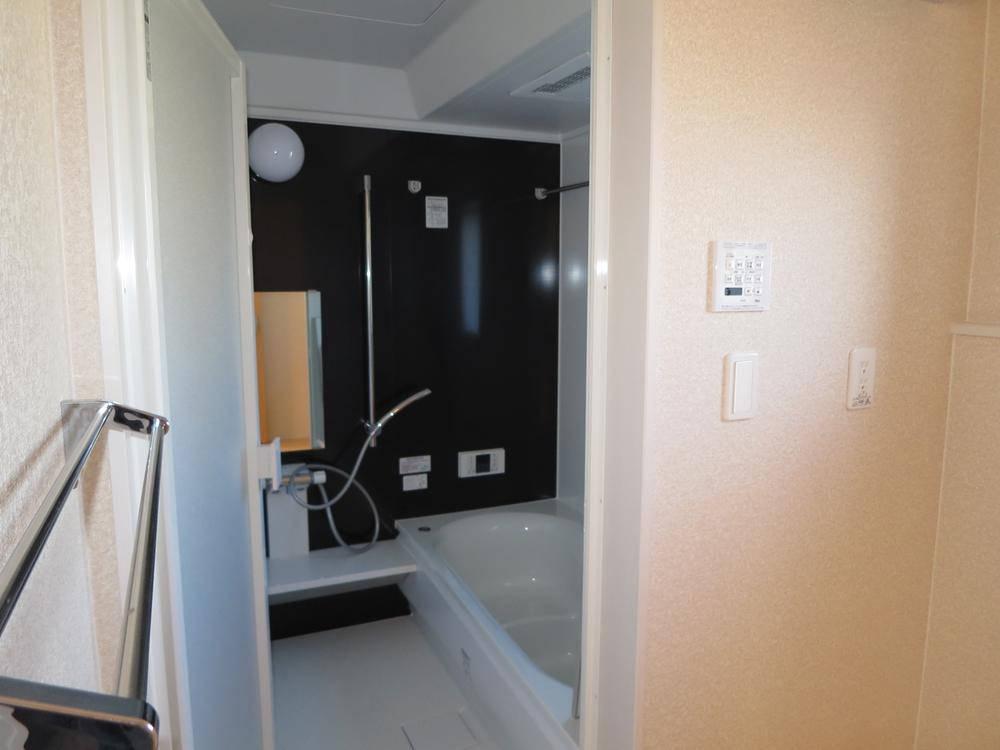 Bathroom. Local (12 May 2013) Shooting