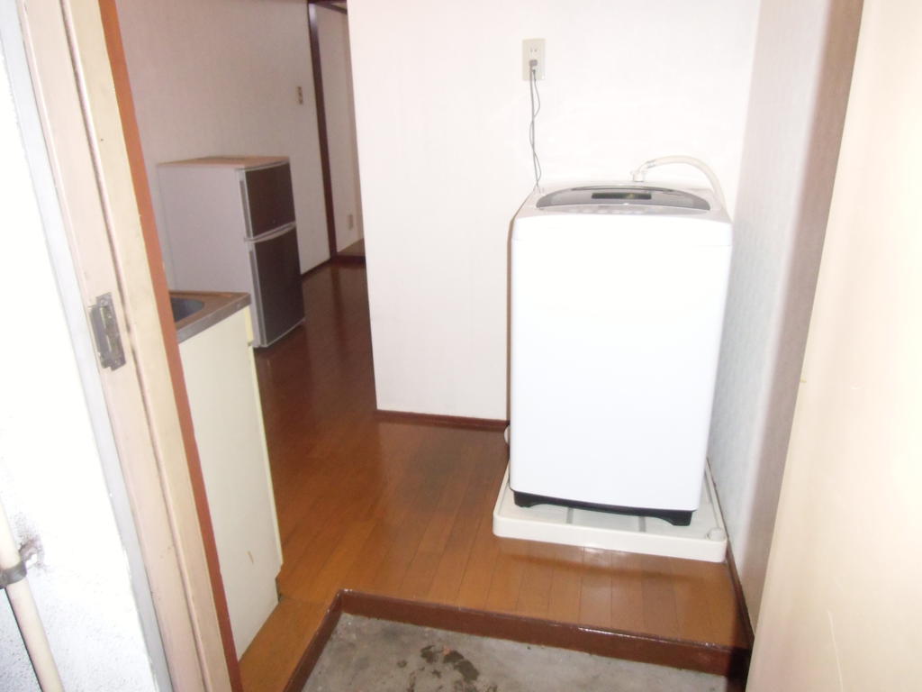 Other Equipment. With fully automatic washing machine