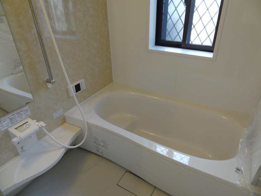 Bathroom. 7 Building