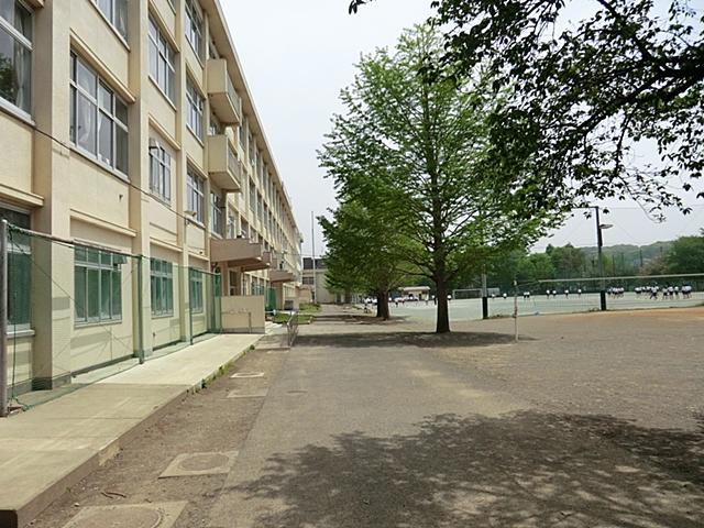 Junior high school. Uchikoshi 1230m until junior high school