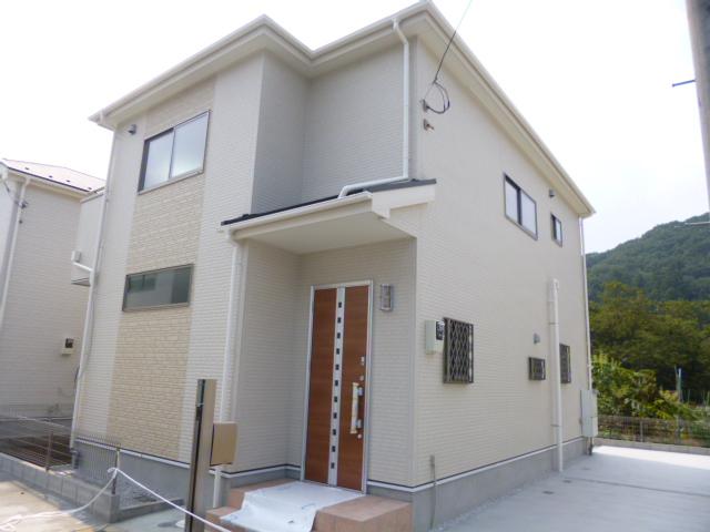 Local appearance photo. 4-3 Building