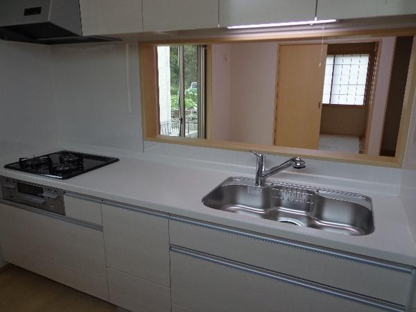 Kitchen. 4-3 Building