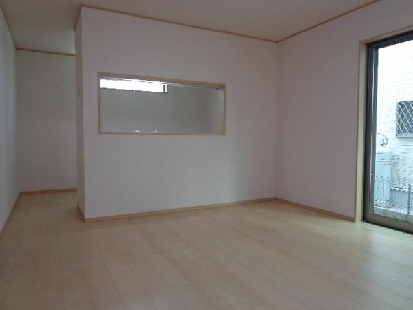 Living. 4-3 Building