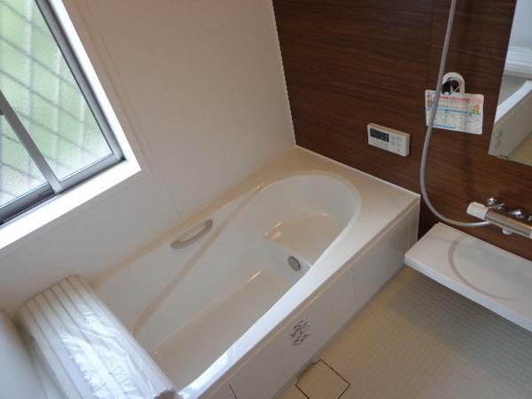 Bathroom. 4-3 Building