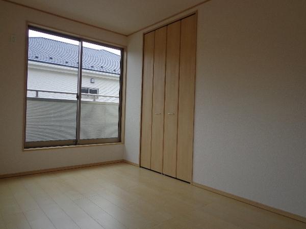 Non-living room. 4-3 Building