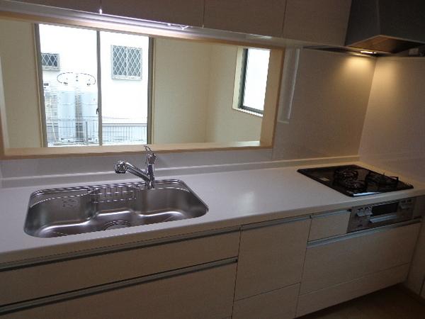 Kitchen. 4-6 Building