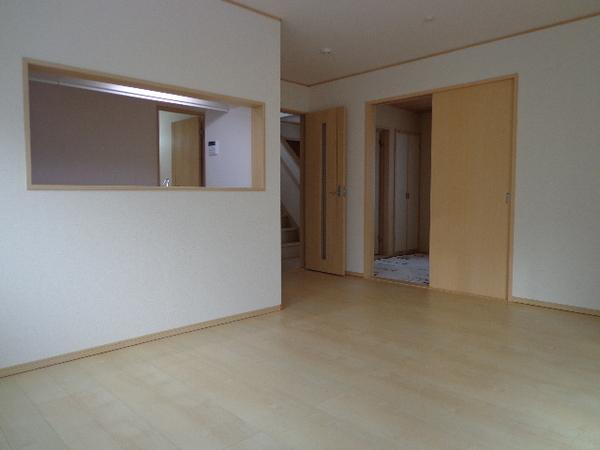 Living. 4-6 Building