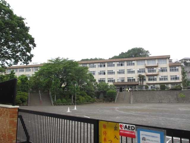 Primary school. 870m up to municipal Yamada elementary school (elementary school)