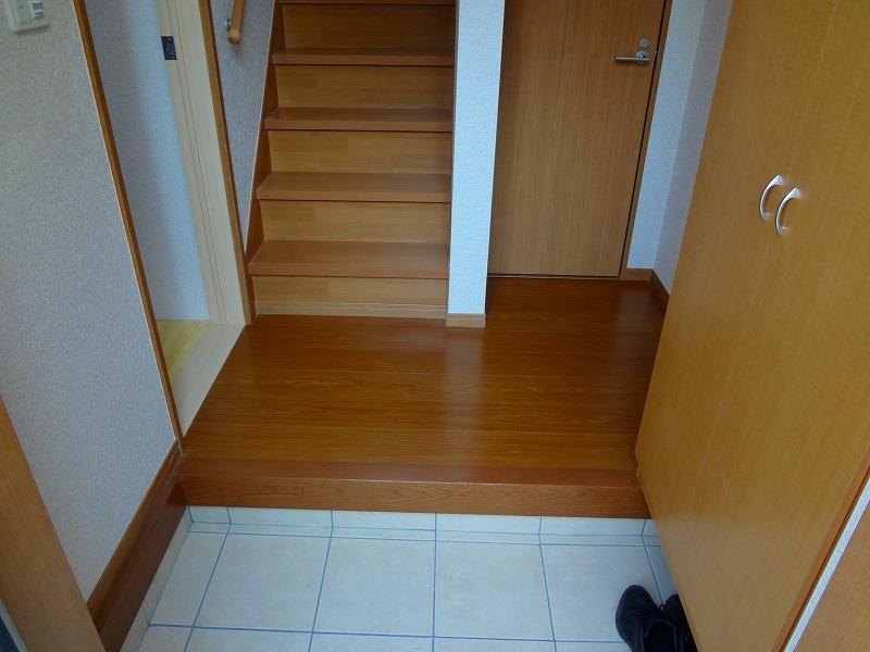 Entrance. Local (12 May 2013) Shooting