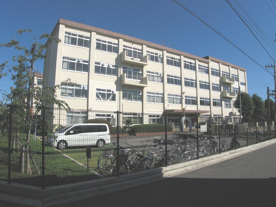 Junior high school. 300m to Hachioji Municipal seventh junior high school