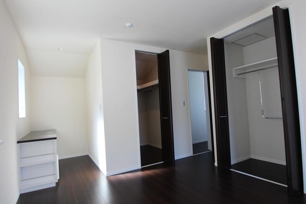 Other introspection. Indoor (April 2012) shooting