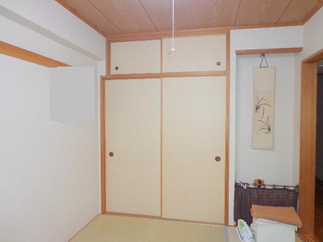 Non-living room. Is a Japanese-style room of calm atmosphere.