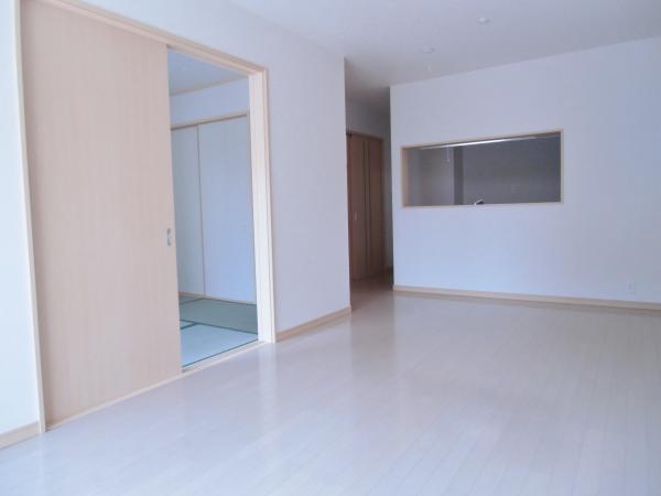 Same specifications photos (living)