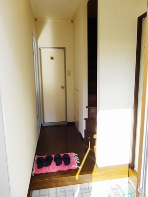 Entrance. It is the entrance space.