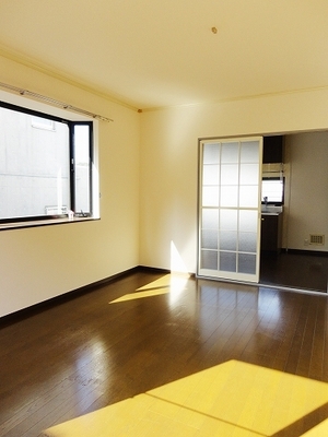 Living and room. Day is good.