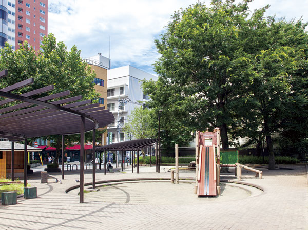 Surrounding environment. Funemori park (about 260m ・ 4-minute walk)