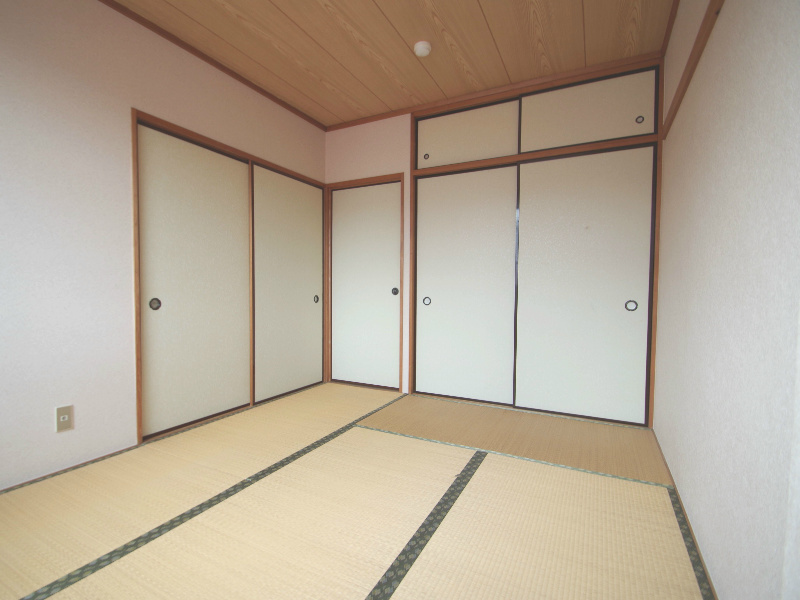 Other room space. Japanese-style room 6 quires