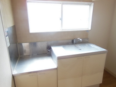 Kitchen. Two-burner stove installation Allowed