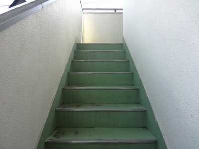 Entrance.  ☆ In here upstairs ☆